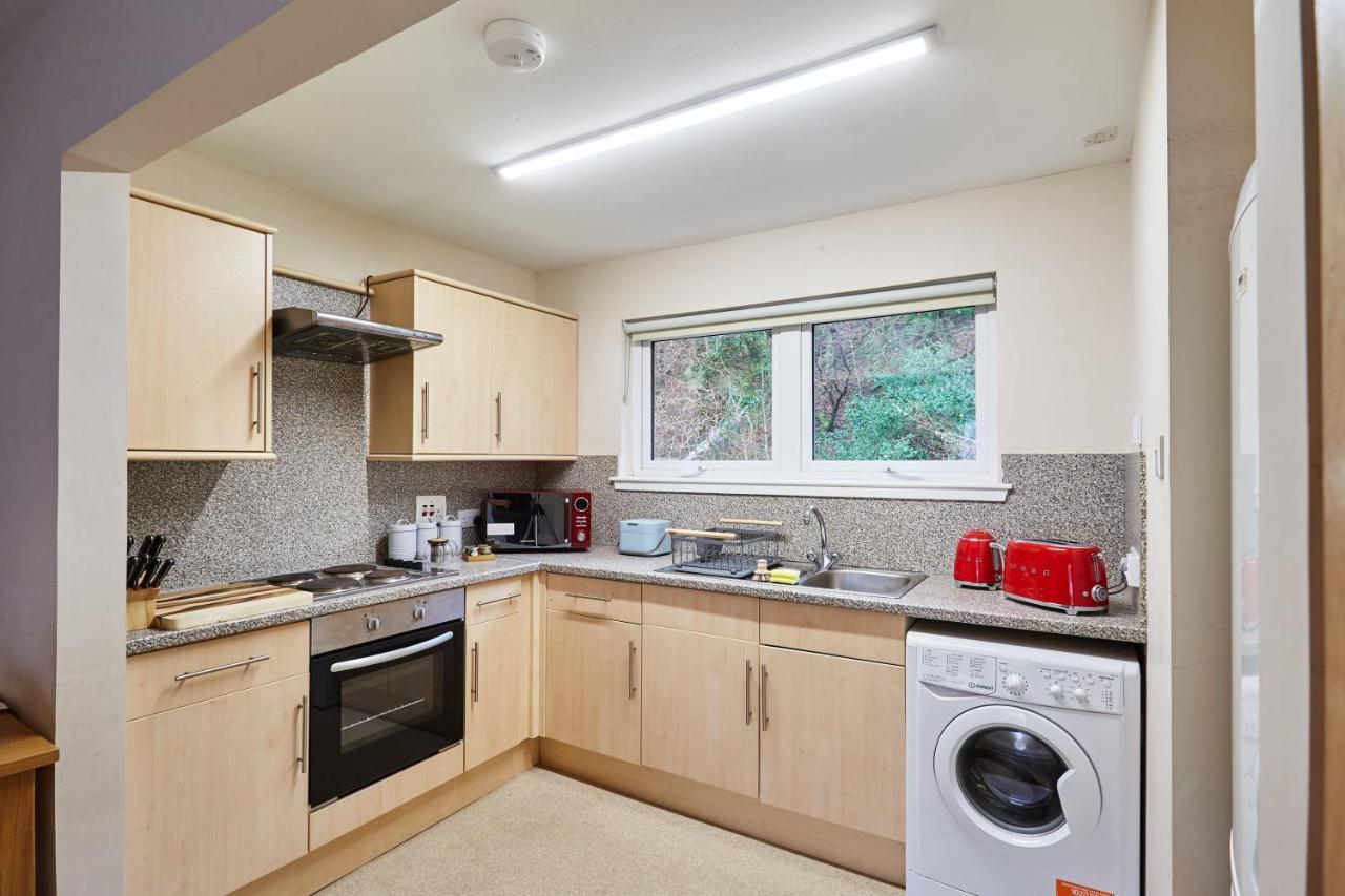 Etive, Beautiful Lochside Apartment With Balcony Форт-Уильям Экстерьер фото